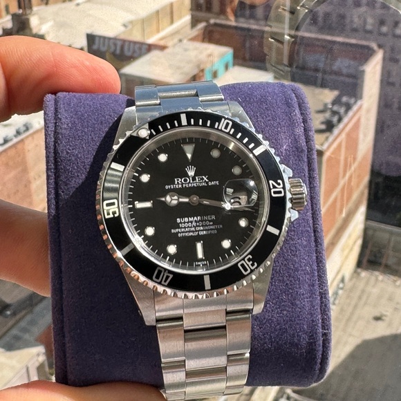 Rolex Submariner Stainless 40mm Black Dial 16610 - Picture 3 of 5